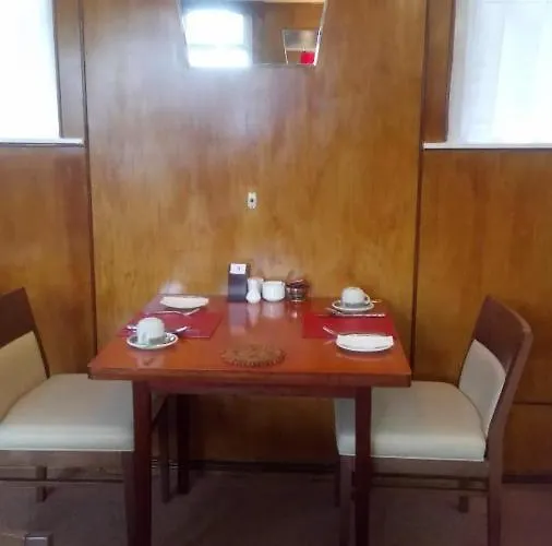 לינה וארוחת בוקר The Rio